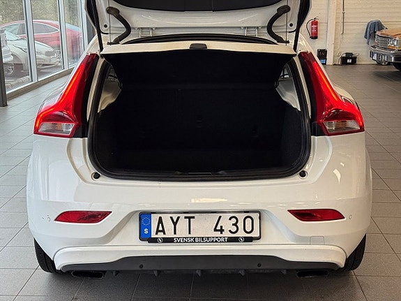 Volvo V40 20 of 20