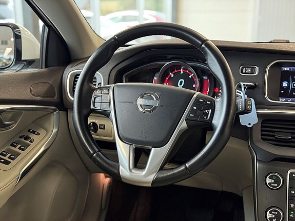 Volvo V40 11 of 20