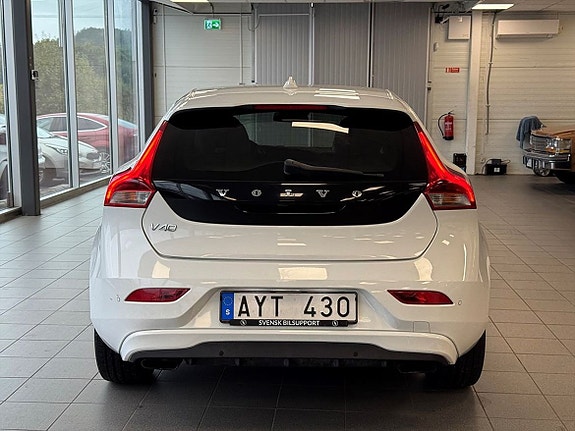 Volvo V40 4 of 20