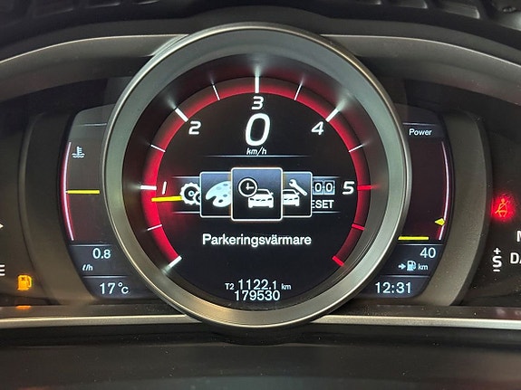 Volvo V40 17 of 20