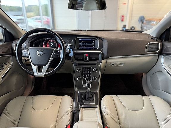Volvo V40 10 of 20