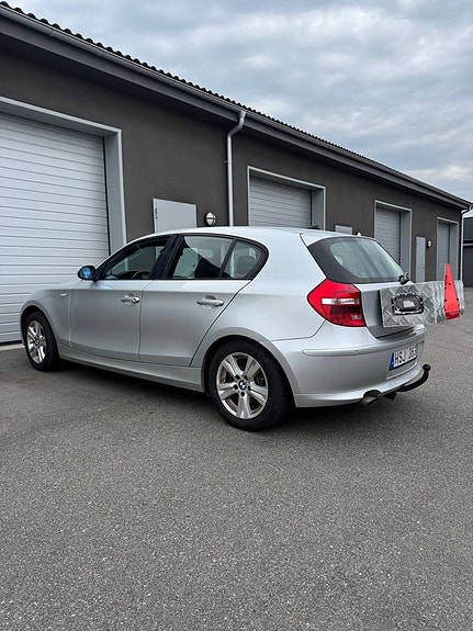 BMW 118d 3 of 4