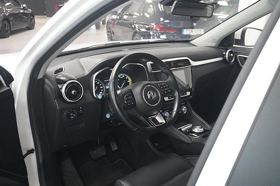 MG ZS 4 of 15