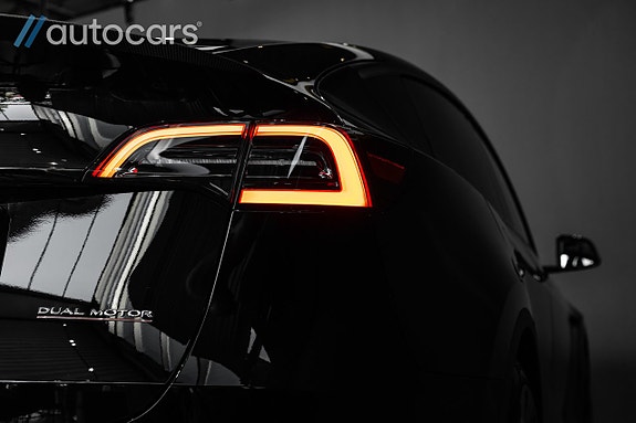 Tesla Model Y 15 of 30