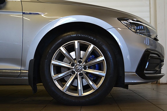 Volkswagen Passat 8 of 25