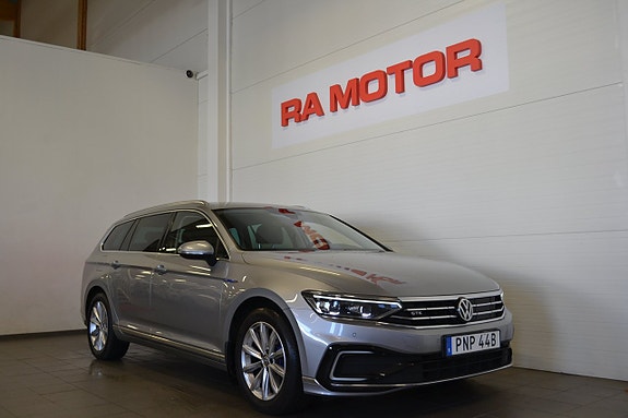 Volkswagen Passat 3 of 25