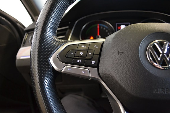 Volkswagen Passat 20 of 25