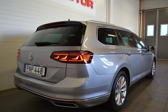 Volkswagen Passat 6 of 25