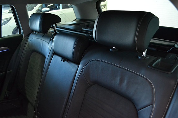 Volkswagen Passat 18 of 25