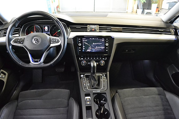 Volkswagen Passat 16 of 25