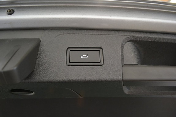 Volkswagen Passat 9 of 25