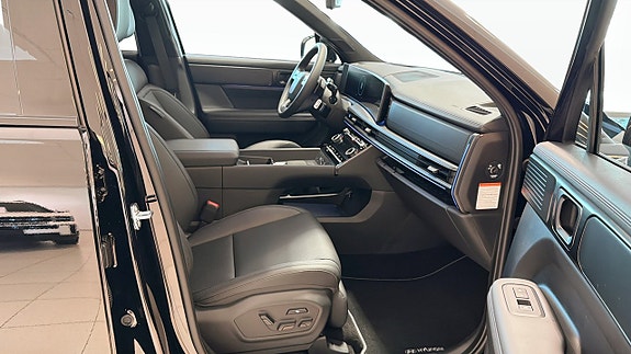 Hyundai Santa Fe 3 of 10