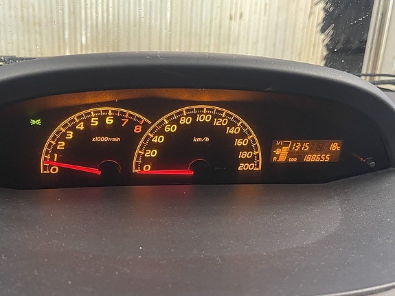 Toyota Yaris 6 of 6