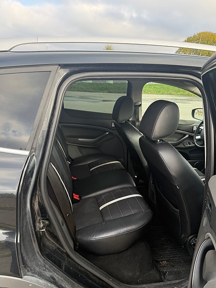Ford Kuga 6 of 9