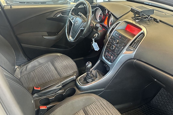 Opel Astra 10 of 17