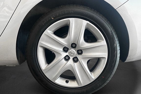 Opel Astra 9 of 17