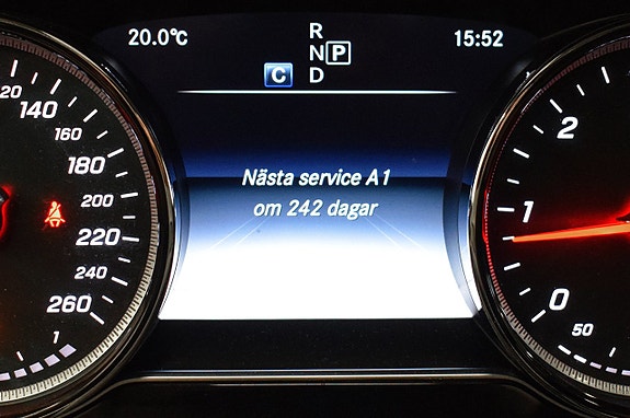 Mercedes-Benz E200 25 of 26