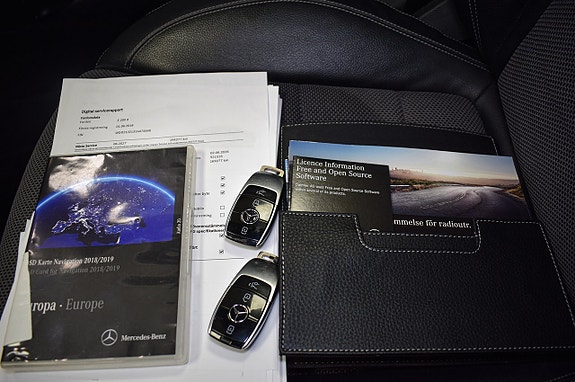 Mercedes-Benz E200 18 of 26