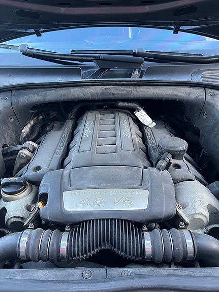 Porsche Cayenne 12 of 13