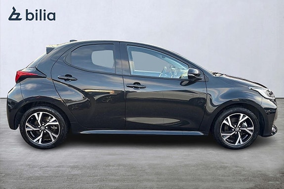 Toyota Yaris 18 of 21