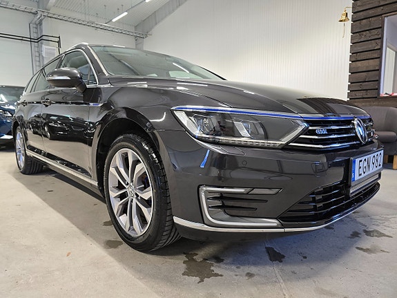 Volkswagen Passat 11 of 23
