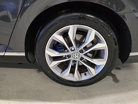 Volkswagen Passat 22 of 23