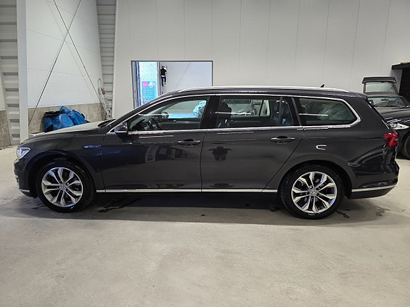 Volkswagen Passat 8 of 23