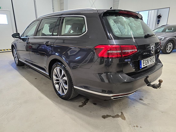 Volkswagen Passat 7 of 23