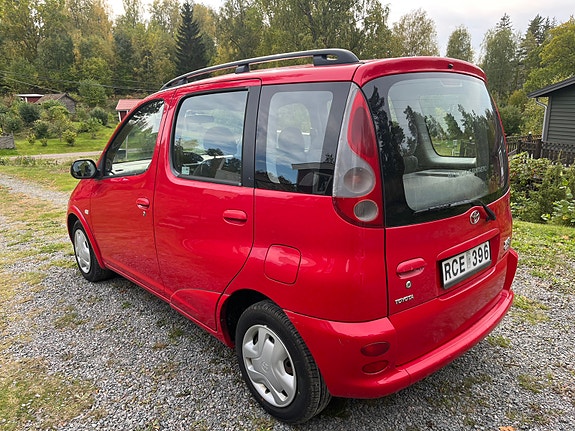 Toyota Yaris Verso 5 of 10
