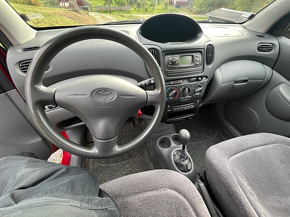 Toyota Yaris Verso 10 of 10