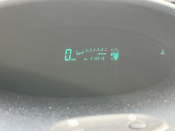 Toyota Yaris Verso 8 of 10
