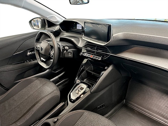 Peugeot 208 11 of 15