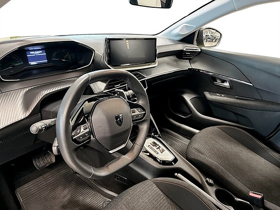 Peugeot 208 4 of 15