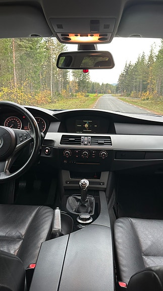 BMW 523i 12 of 19