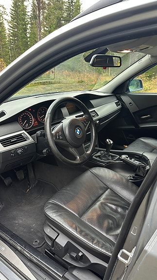 BMW 523i 10 of 19