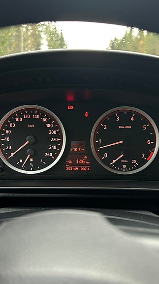 BMW 523i 13 of 19