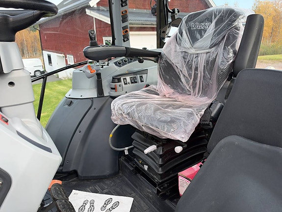 Valtra A115 HiTech / 335 timmar 9 of 9