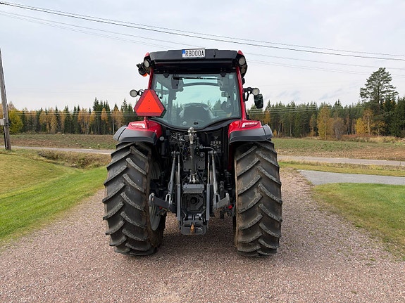 Valtra A115 HiTech / 335 timmar 7 of 9