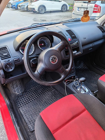 Volkswagen Polo 4 of 8