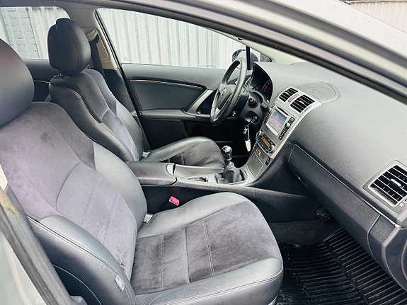 Toyota Avensis 5 of 25