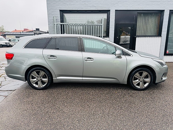 Toyota Avensis 10 of 25