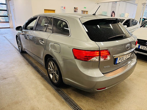 Toyota Avensis 16 of 25