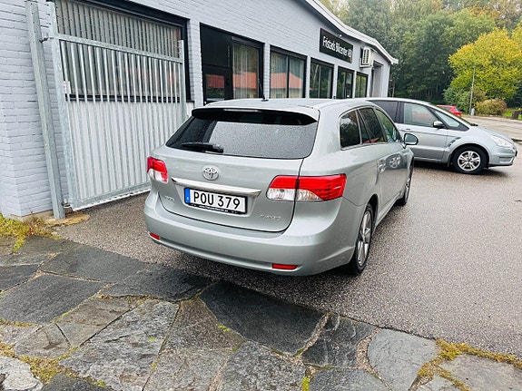 Toyota Avensis 3 of 25