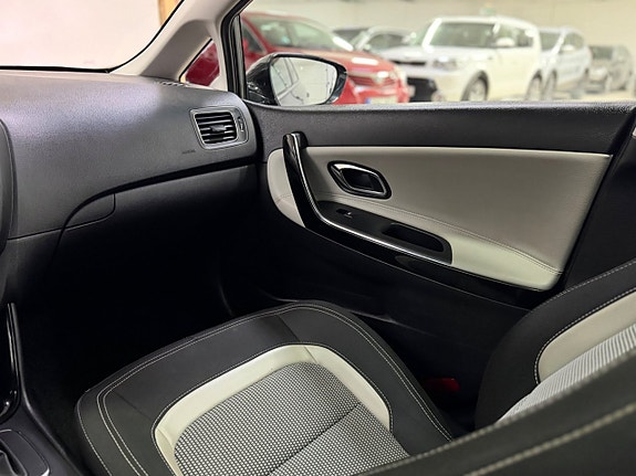 Kia Ceed 10 of 13