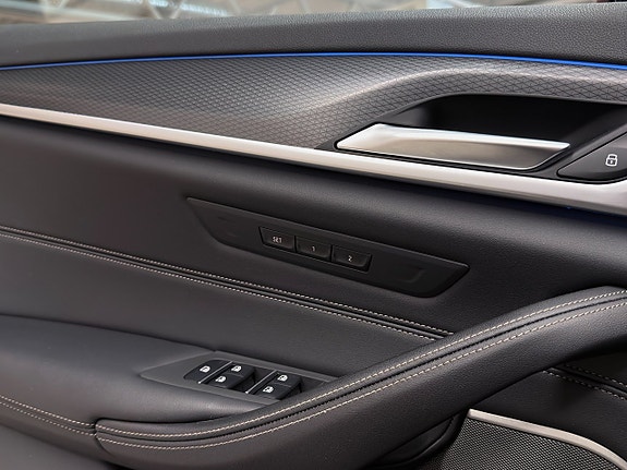 BMW 545e 11 of 30