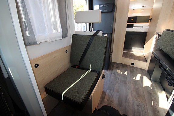 Sunlight T 7433Q UNLTD Queenbed Face to Face Liftsäng 165 Hk Automat 12 of 17