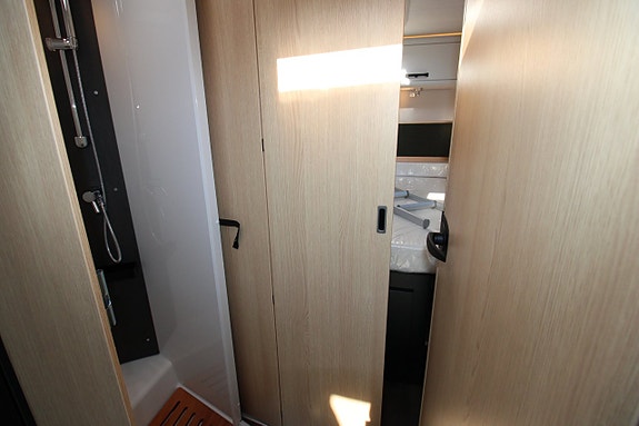 Sunlight T 7433Q UNLTD Queenbed Face to Face Liftsäng 165 Hk Automat 16 of 17