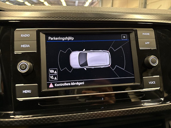 Volkswagen T-Cross 19 of 26