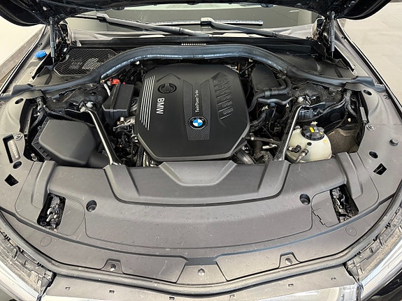 BMW 740d 29 of 30