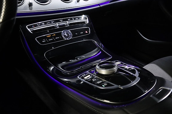 Mercedes-Benz E220 23 of 28